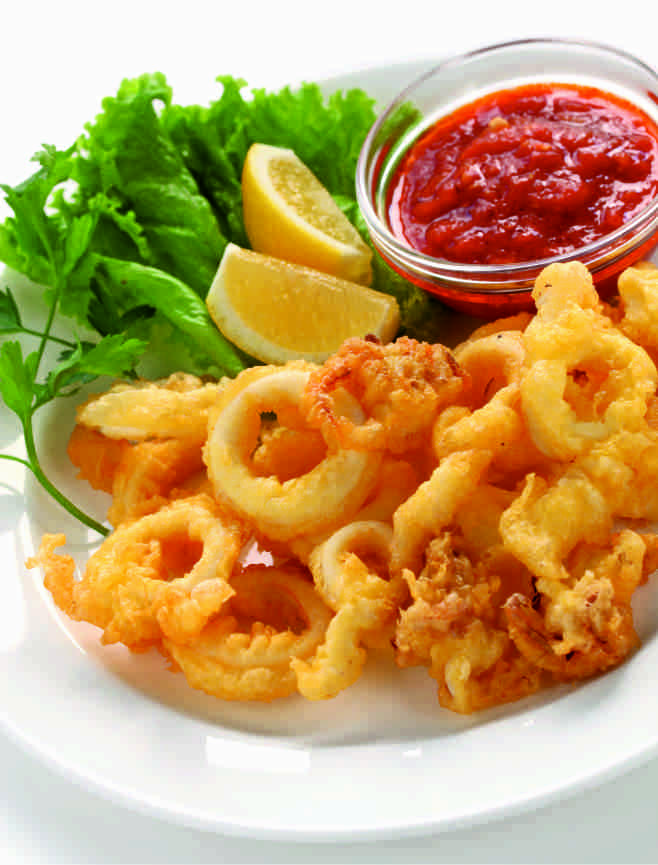 Squids in tomato sauce with garlic